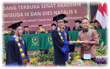wisuda ak-tekstil solo